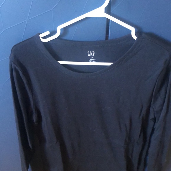 THE GAP black lightweight sweater - Picture 2 of 6